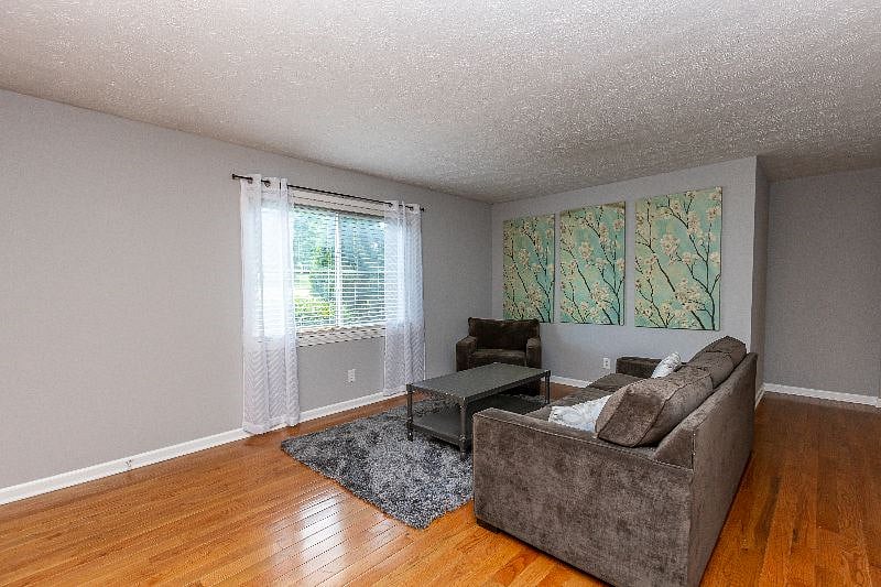 Furnished Finder property 386978_1 photo 3