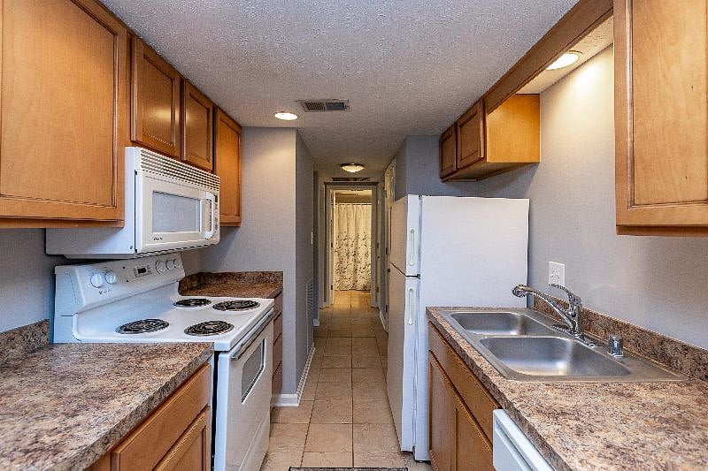 Furnished Finder property 386978_1 photo 9