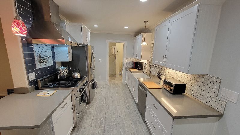 Furnished Finder property 387013_1 photo 3