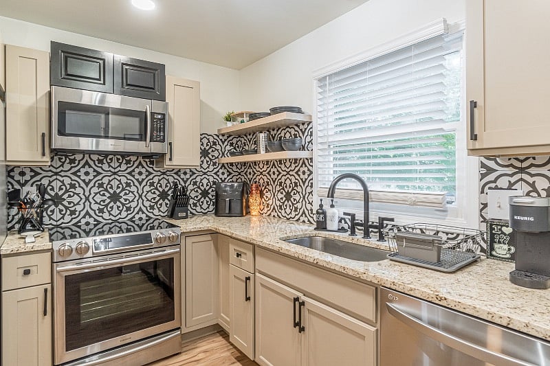 Furnished Finder property 387023_1 photo 8