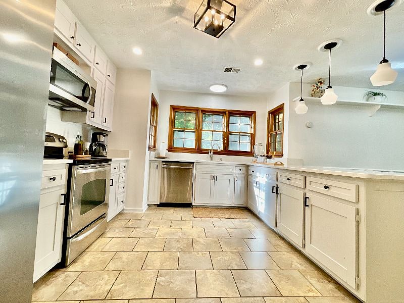 Full service kitchen 