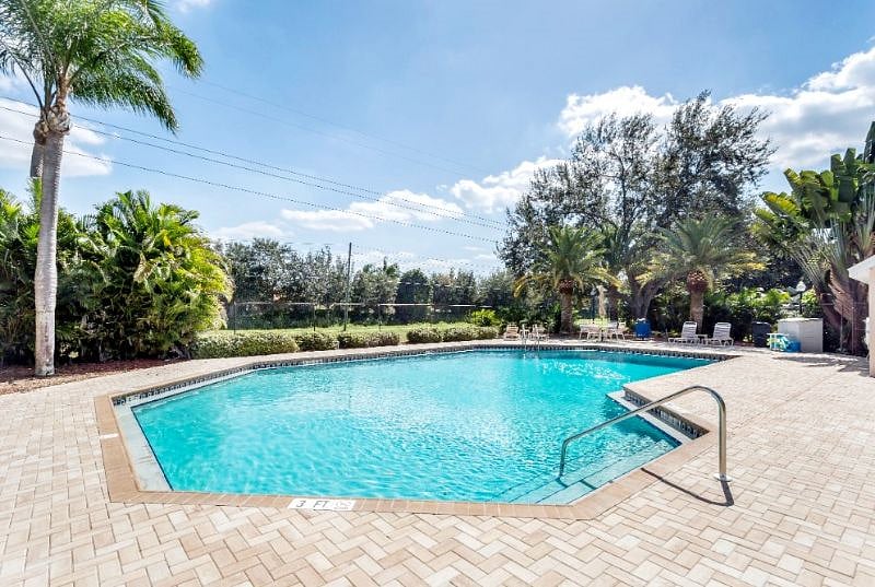 Furnished Finder property 387185_1 photo 13
