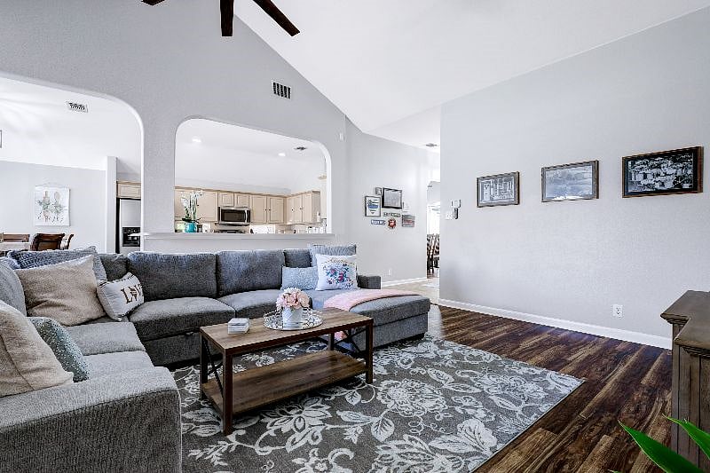 Furnished Finder property 387328_1 photo 1