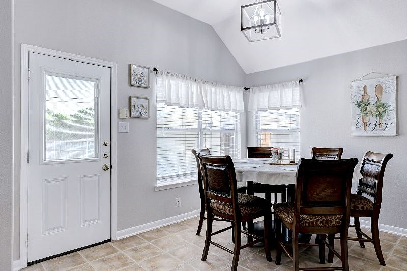 Furnished Finder property 387328_1 photo 11