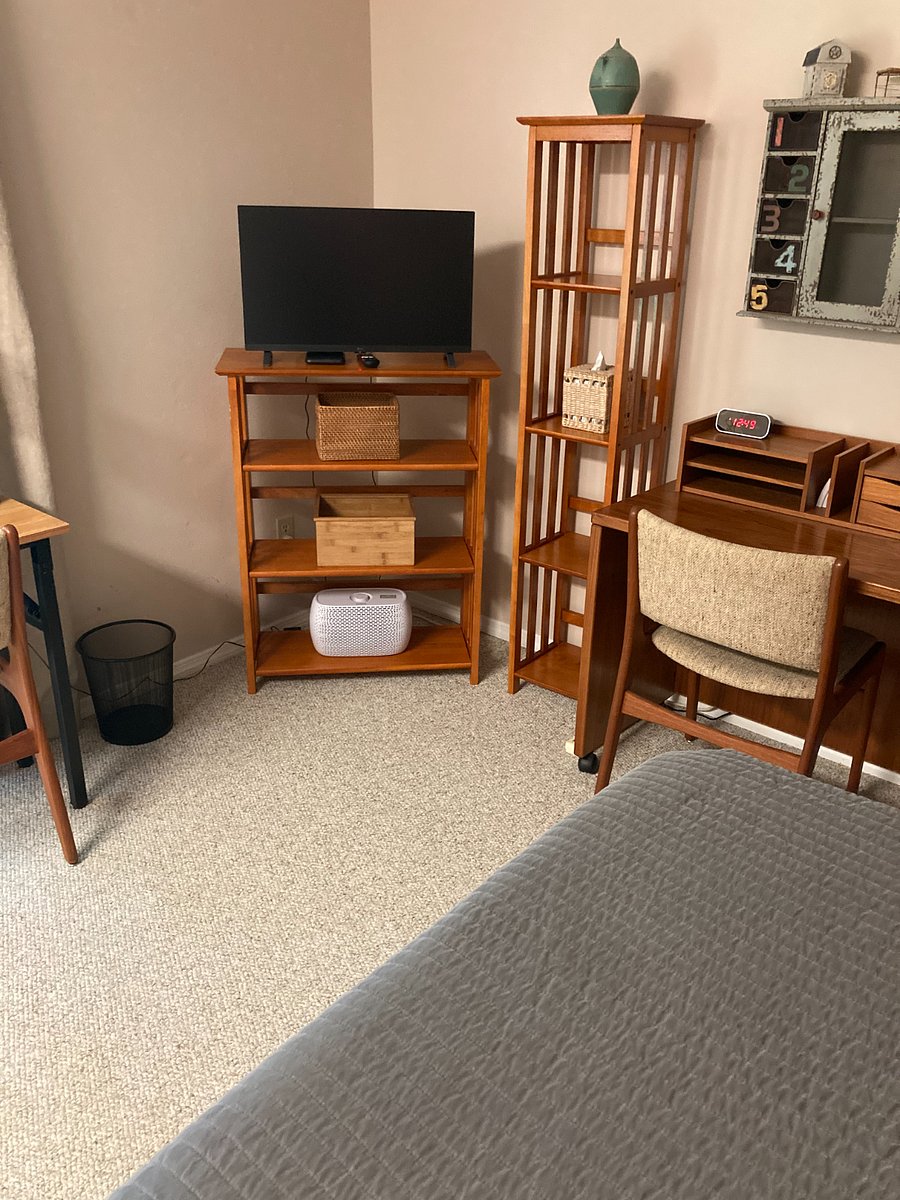 Spectrum Xumo / WiFi TV.
Shelving for sundries/cosmetics.
