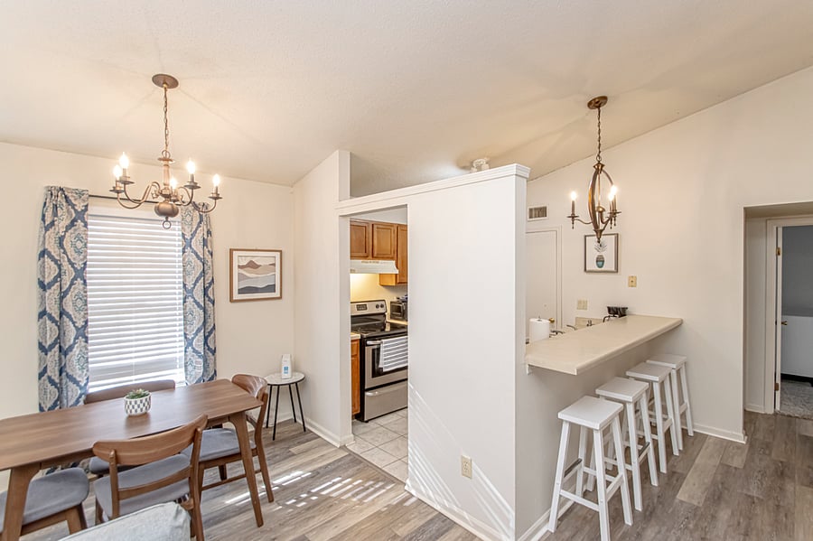 Full kitchen