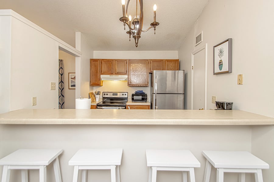 Full kitchen