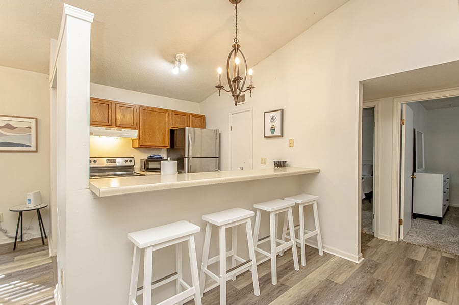 Full kitchen