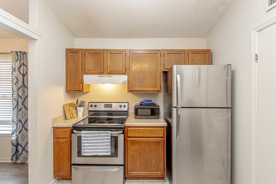Full kitchen