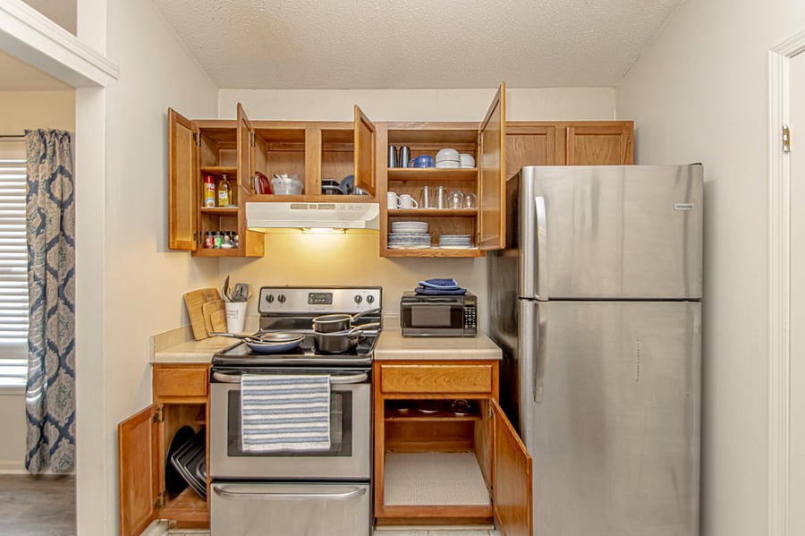 Full kitchen