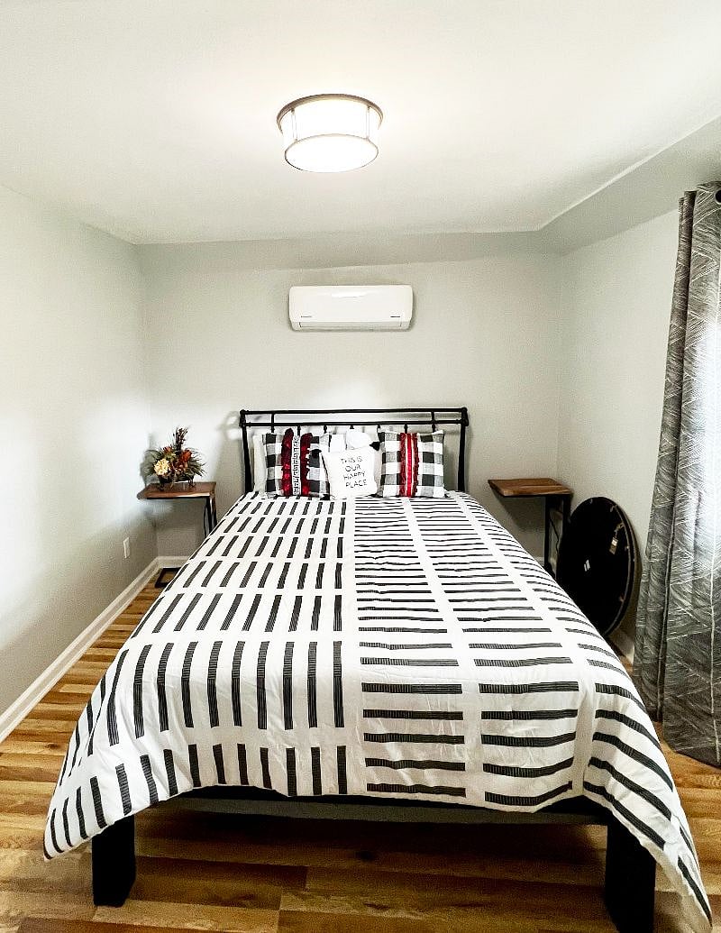 Bedroom 2 : 1 Queen bed