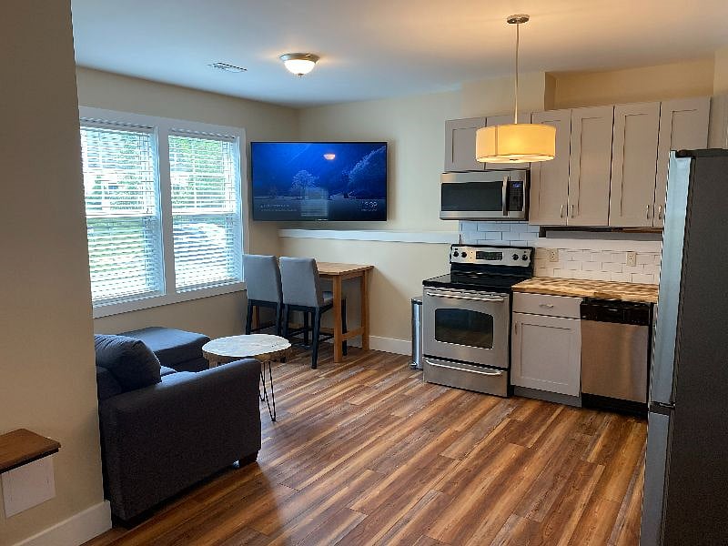 Furnished Finder property 387584_1 photo 1