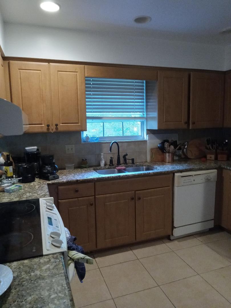 Furnished Finder property 387660_1 photo 9