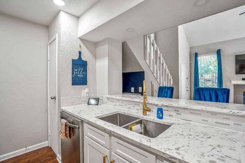Furnished Finder property 387661_1 photo 18