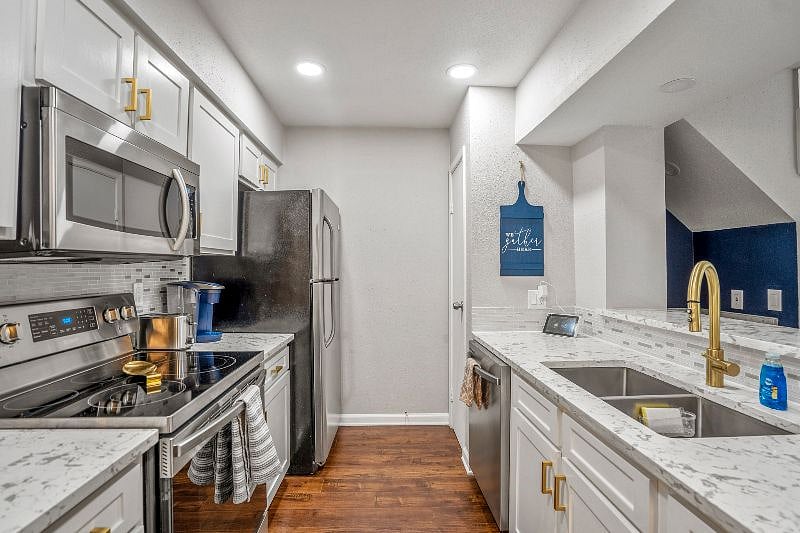 Furnished Finder property 387661_1 photo 19