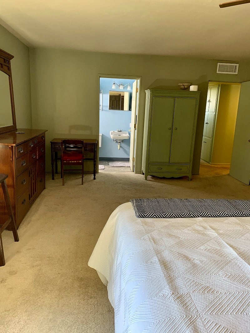 master Bedroom with en suite private bathroom