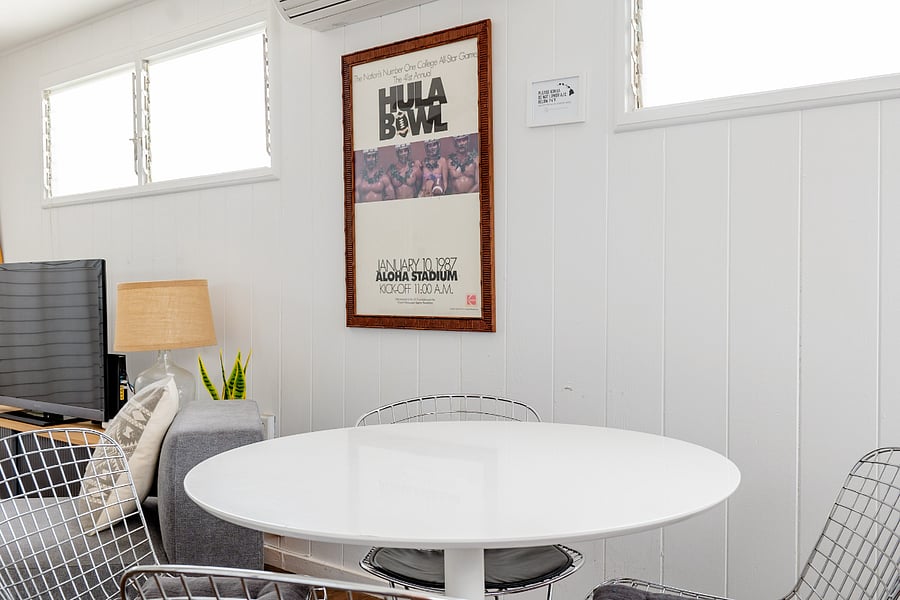 Enjoy your home cooked meals in our fully stocked kitchen!