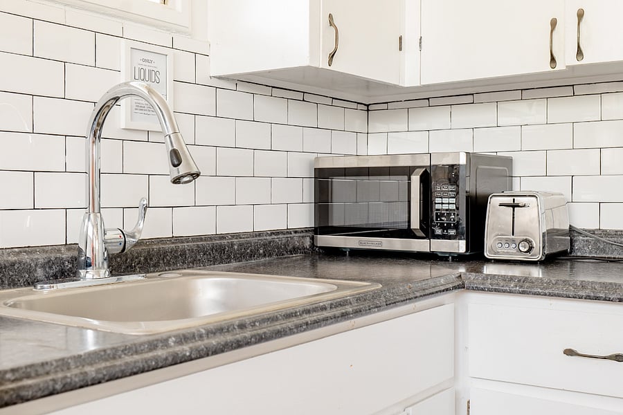 Enjoy your home cooked meals in our fully stocked kitchen!