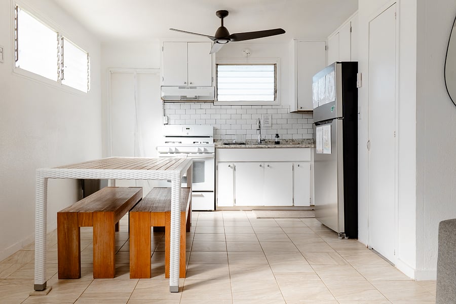 Enjoy your home cooked meals in our fully stocked kitchen!