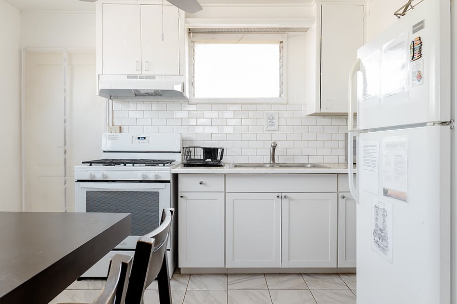 Enjoy your home cooked meals in our fully stocked kitchen!