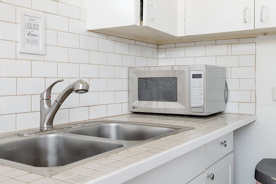 Enjoy your home cooked meals in our fully stocked kitchen!