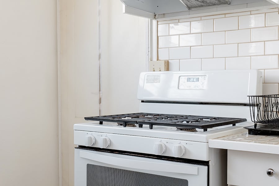 Enjoy your home cooked meals in our fully stocked kitchen!