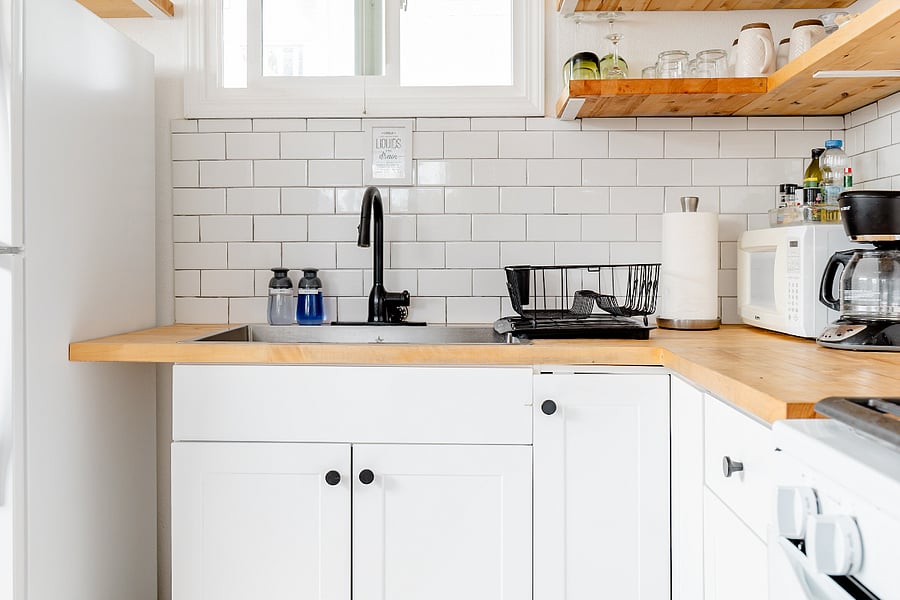 Enjoy your home cooked meals in our fully stocked kitchen!