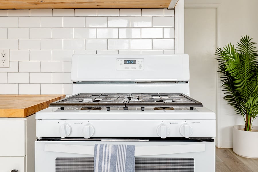 Enjoy your home cooked meals in our fully stocked kitchen!