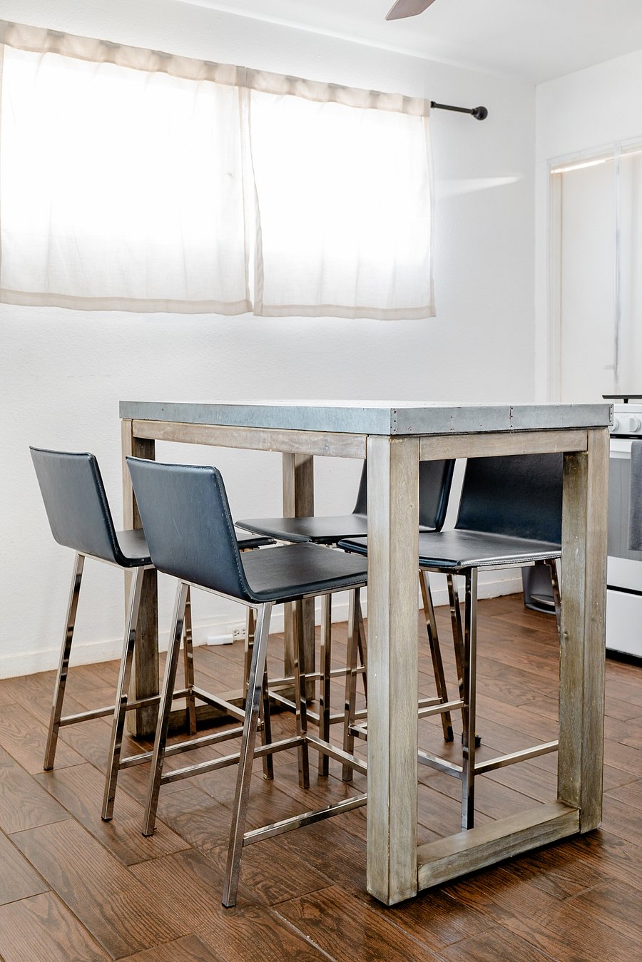 Enjoy your home cooked meals in our fully stocked kitchen!