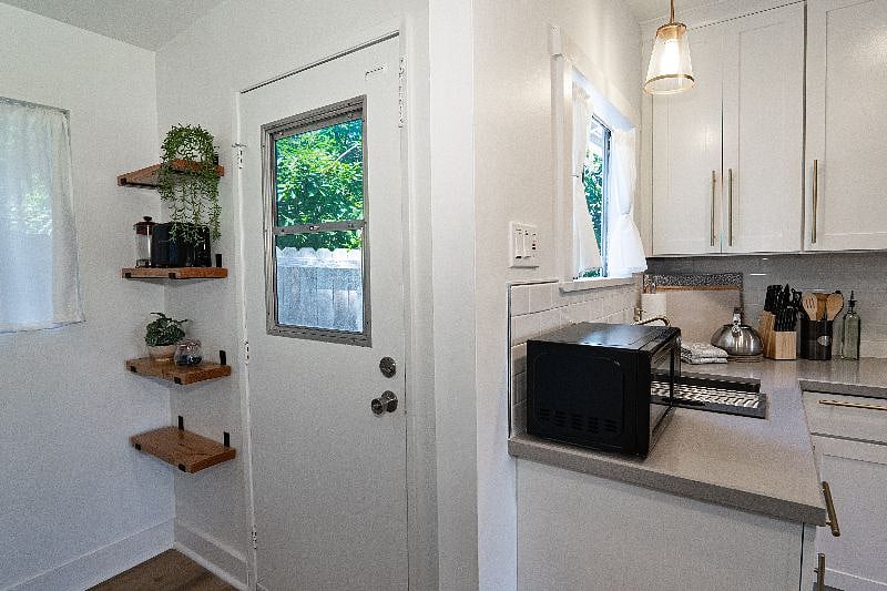 Furnished Finder property 387824_1 photo 12