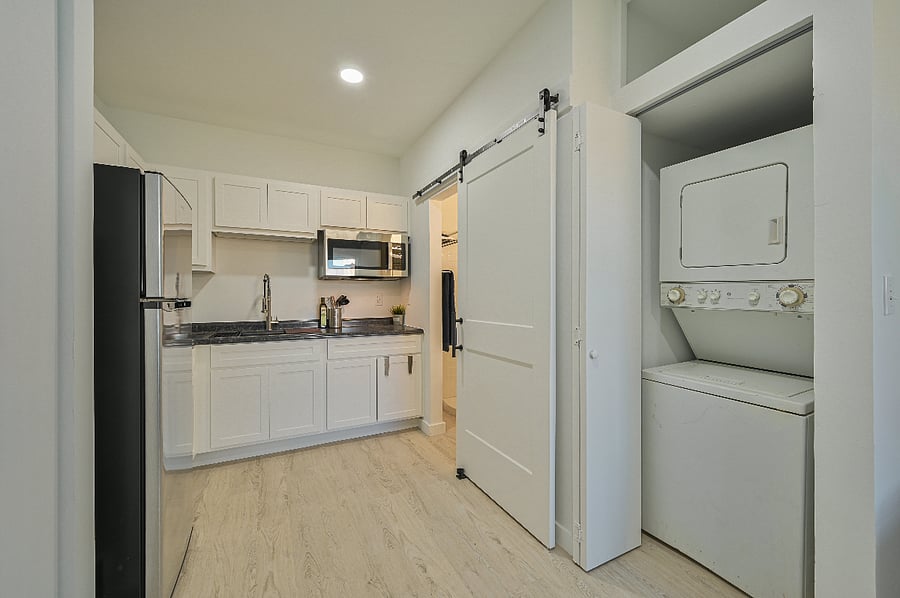 Furnished Finder property 387833_1 photo 3