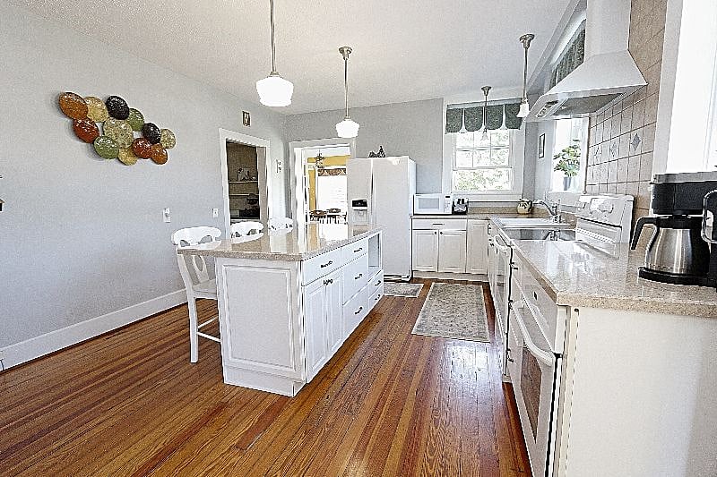 Furnished Finder property 387931_3 photo 35