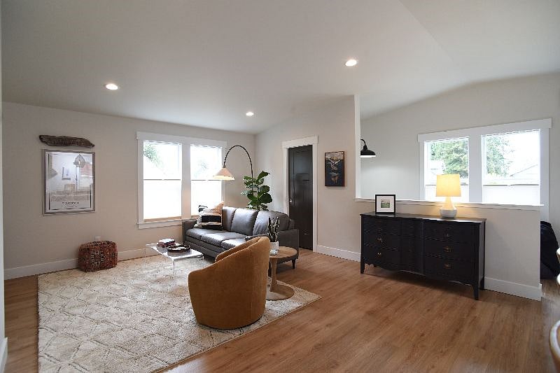 Furnished Finder property 388001_1 photo 6