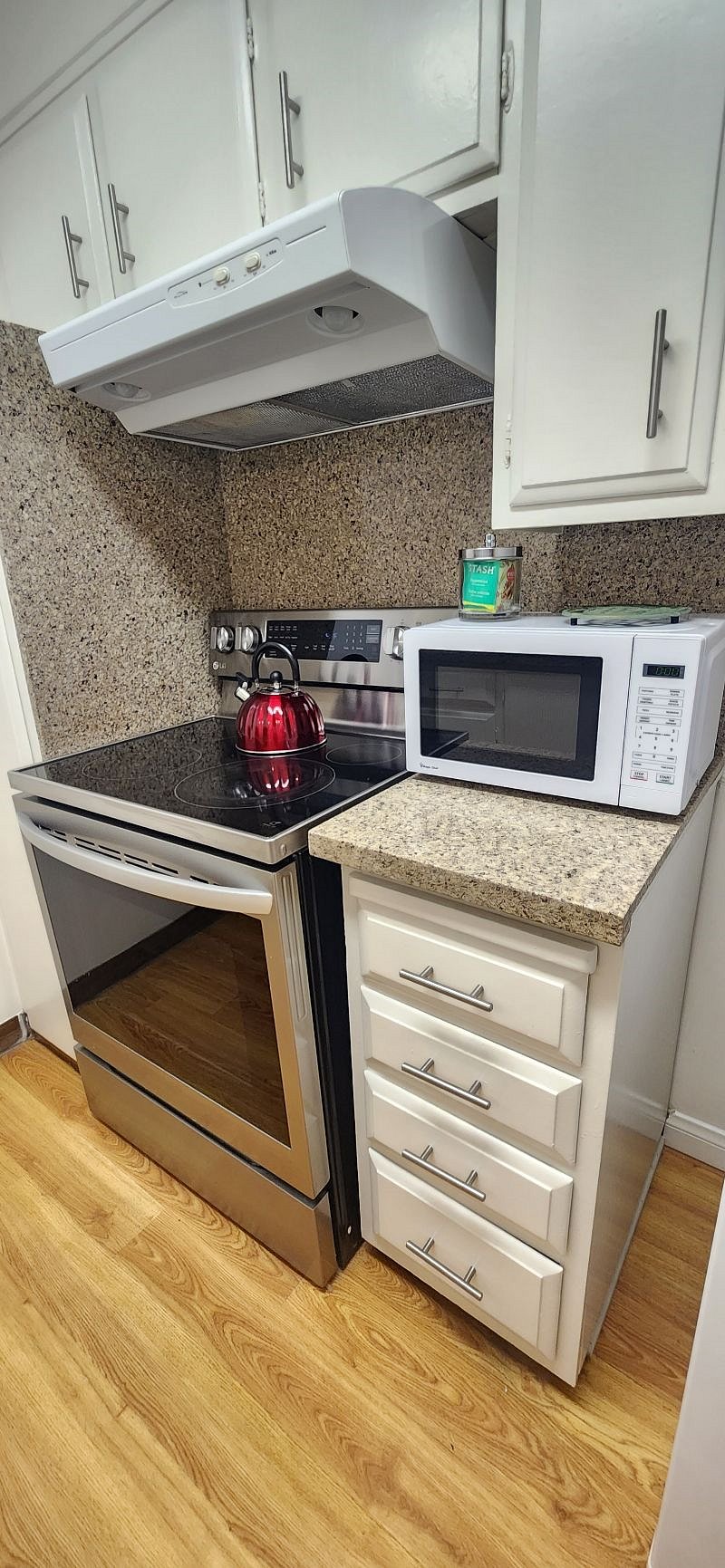 Furnished Finder property 388066_3 photo 6