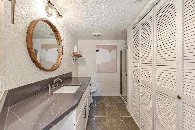 Downstairs bathroom/laundry