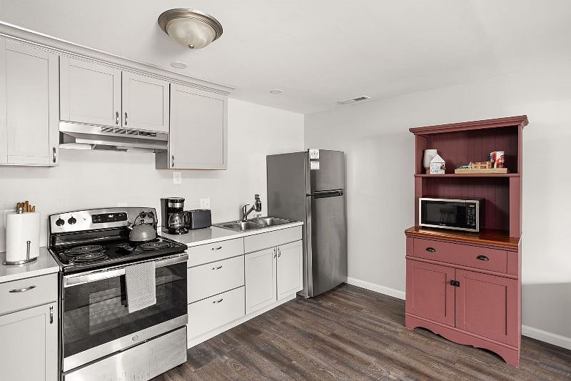 Furnished Finder property 388190_1 photo 3