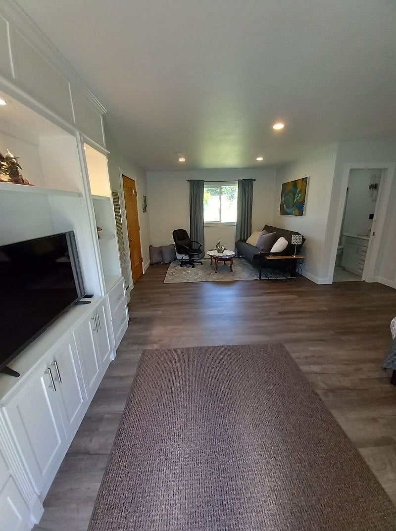 Furnished Finder property 388357_1 photo 3