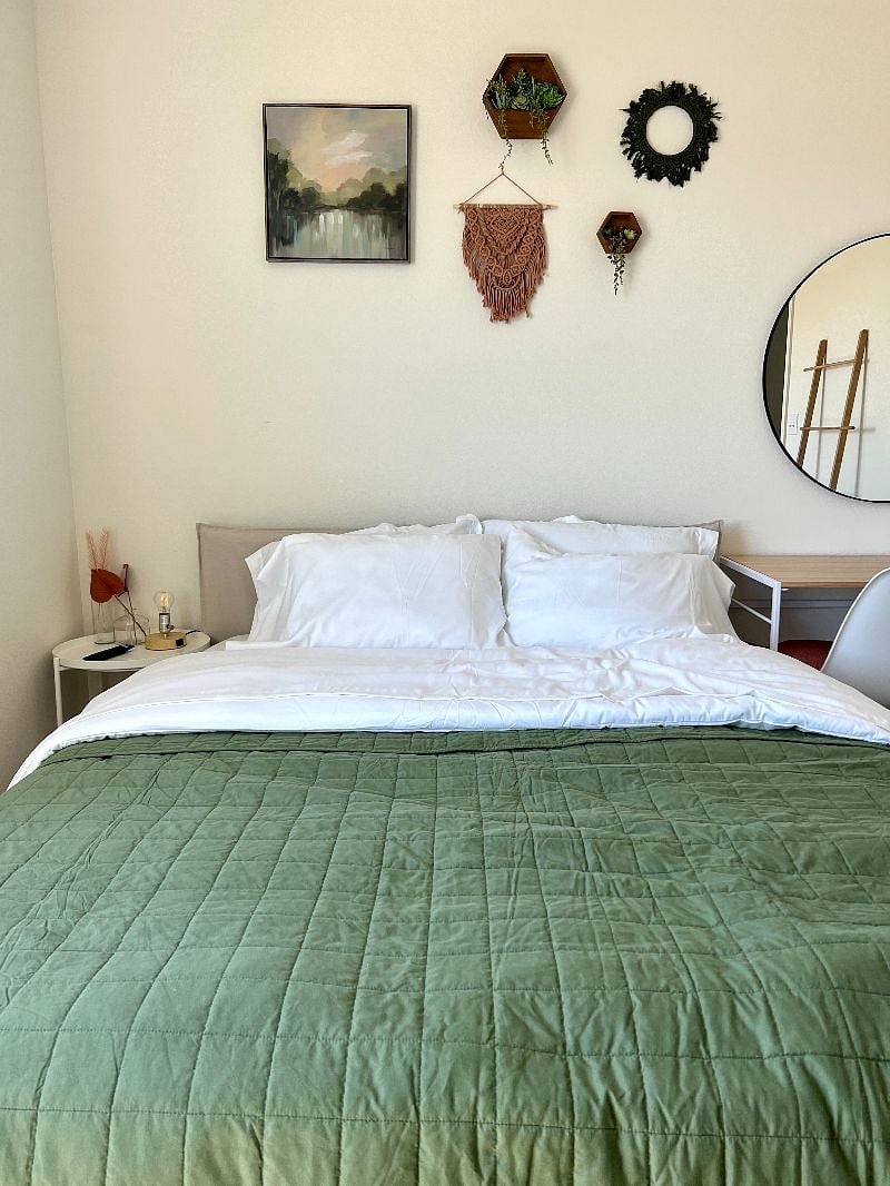 Sydney Room