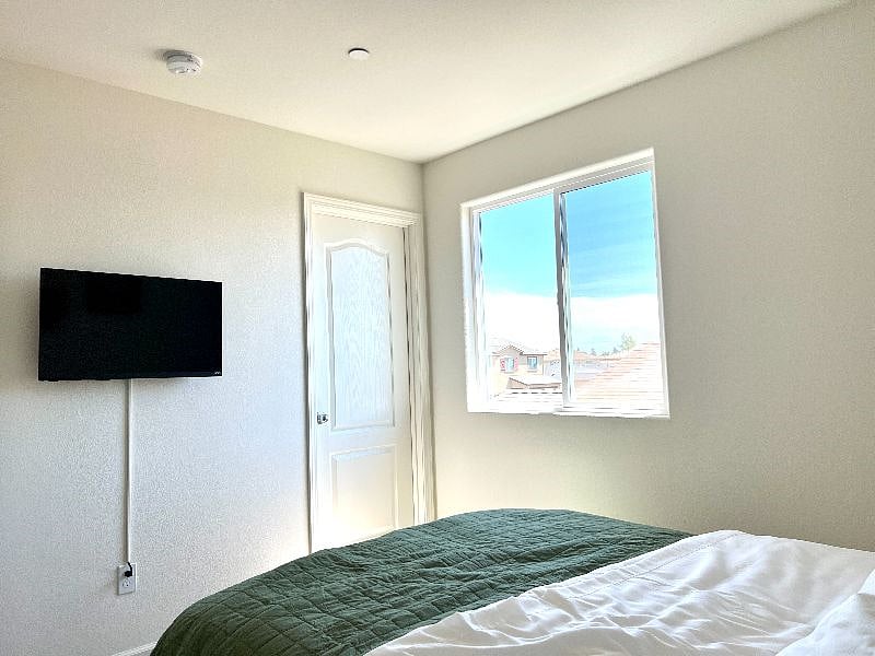 Sydney Room