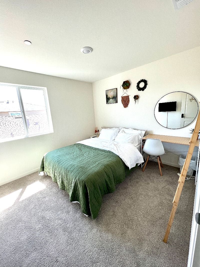 Sydney Room