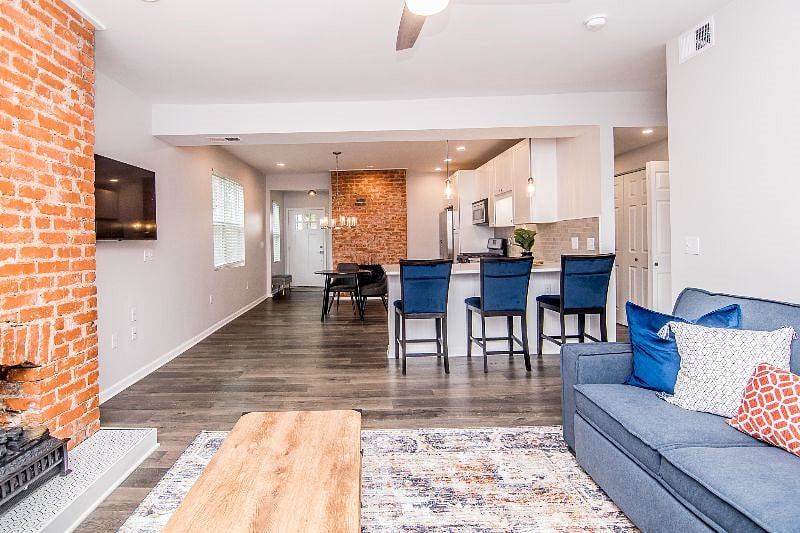 Furnished Finder property 388572_2 photo 1