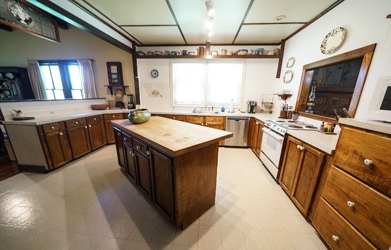 Furnished Finder property 388619_1 photo 9