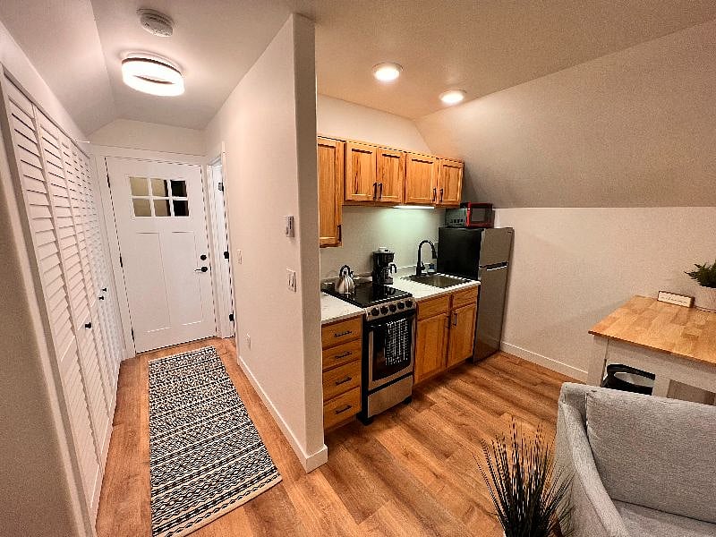 Furnished Finder property 388707_1 photo 5