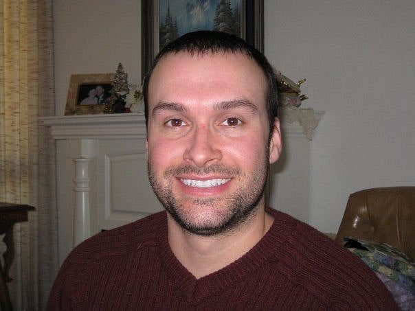 This is Me. Mr. D. your Rental Share Roommate. Normal, No Drama, sane, keeps to my-self type, quiet, respectful, Best Roomie you will ever have stayed with. OCD Clean. Non-Smoker.