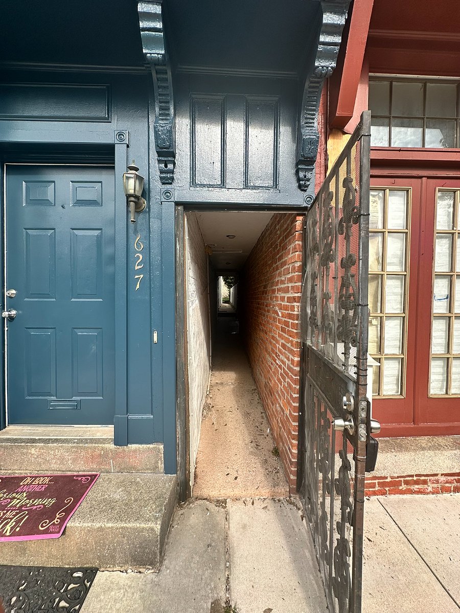 Private entrance to Unit