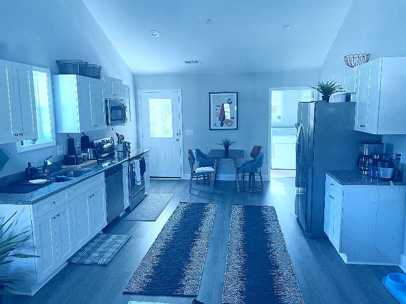 Furnished Finder property 388943_1 photo 8