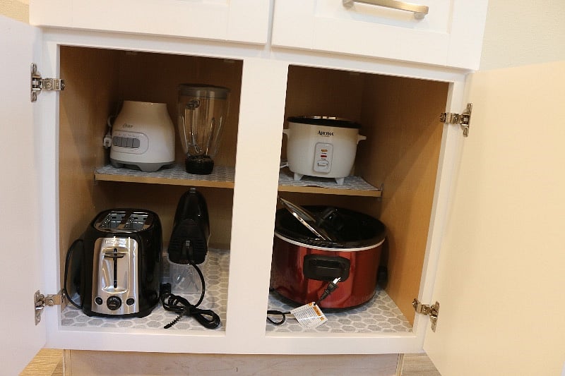 Blender, rice cooker, toaster, beaters, crock pot