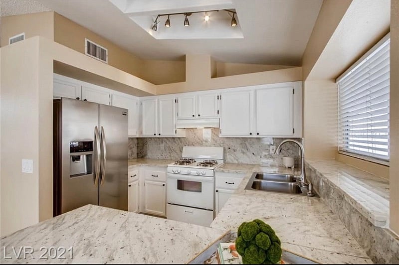Furnished Finder property 389000_1 photo 8