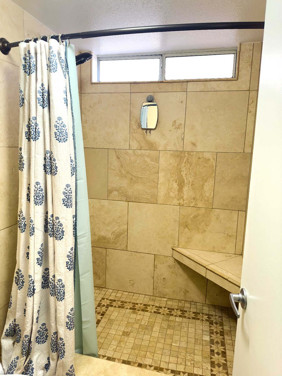 Furnished Finder property 389000_1 photo 24