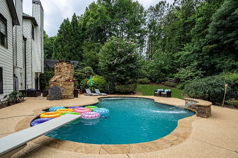 Furnished Finder property 389035_1 photo 3